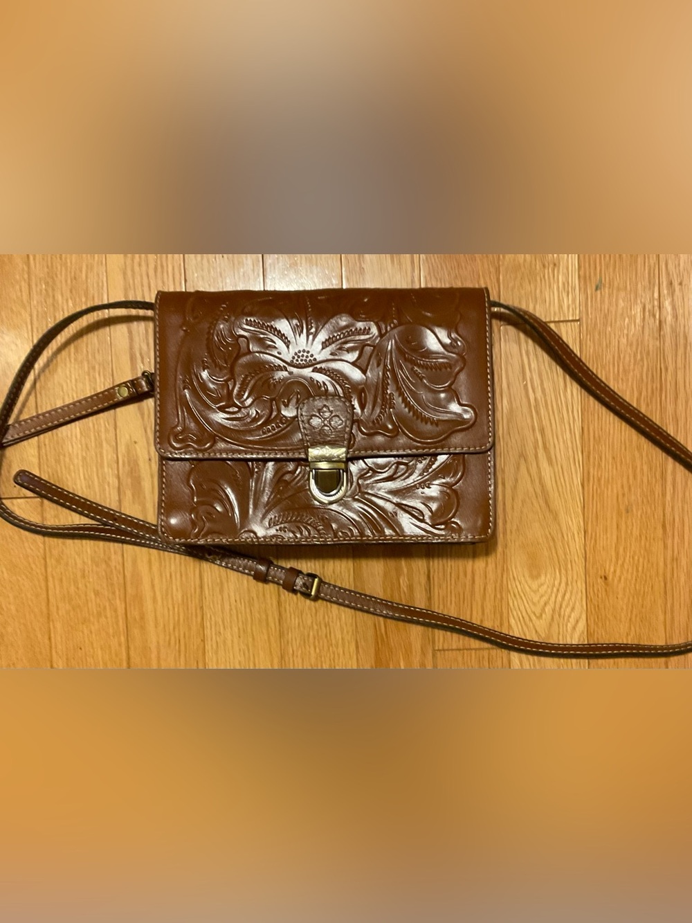 Women's Embossed Floral Leather Crossbody Bag - Brown